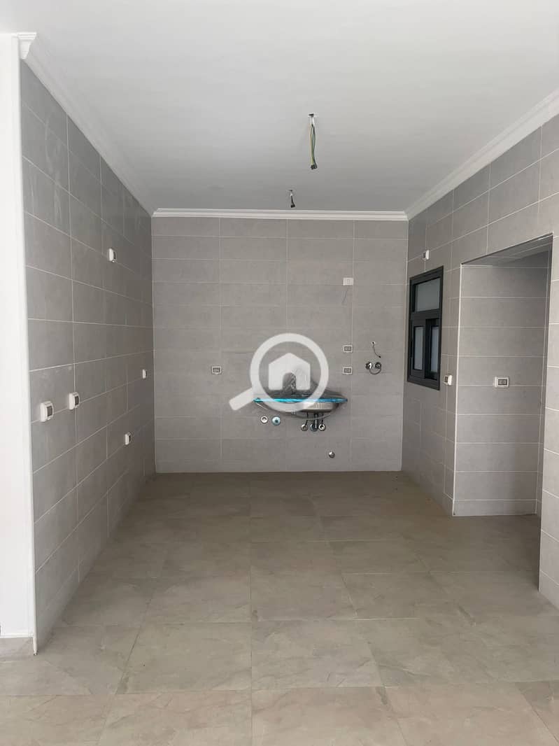 6 074335f4-71d9-469c-aedc-424d4d59f606. jpg