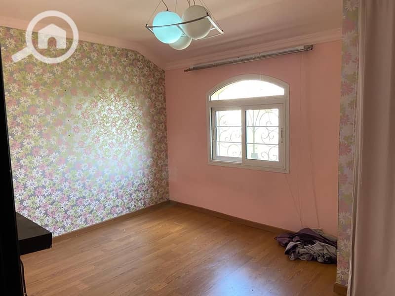 4 033a17a2-de07-40b3-9e1a-bf3d5f16d153. jpg