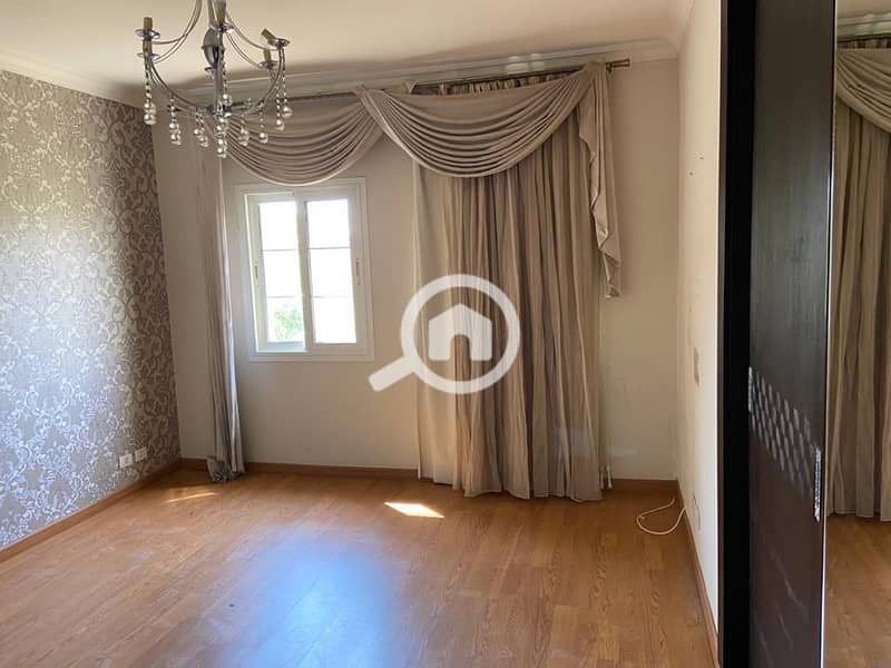 7 aac9c8c4-0446-43a8-8216-cc8bd2b25b66. jpg