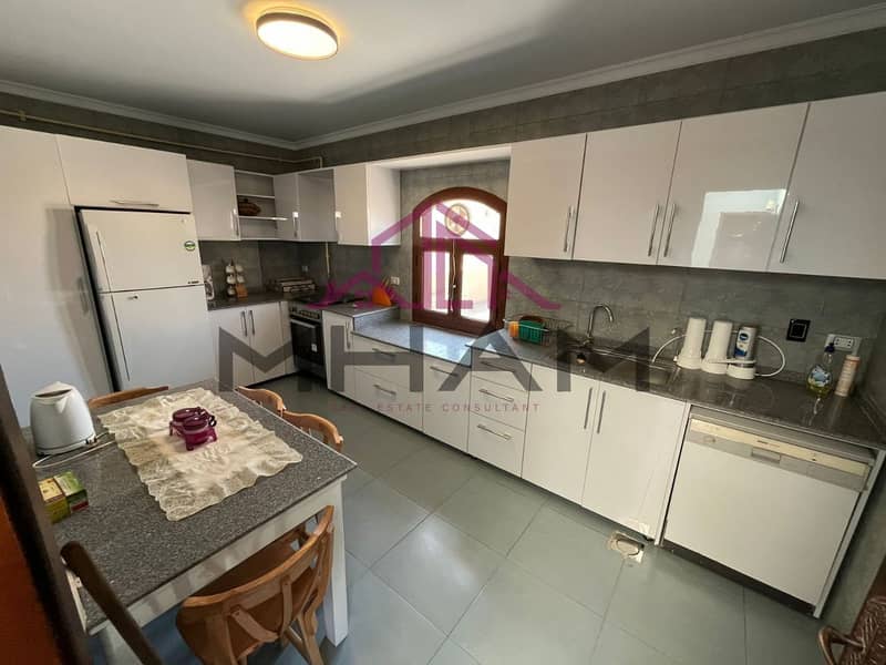 9 photo_5954096111884635376_y. jpg