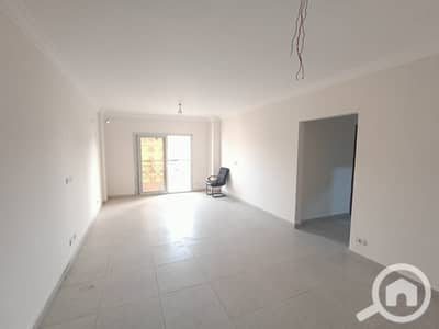 شقة 3 غرف نوم للايجار في محرّم بيك، الإسكندرية - 1000797282. jpg