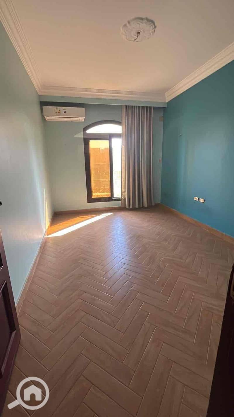 2 55139ee6-672d-45bb-b832-e8ec81286480. jpg