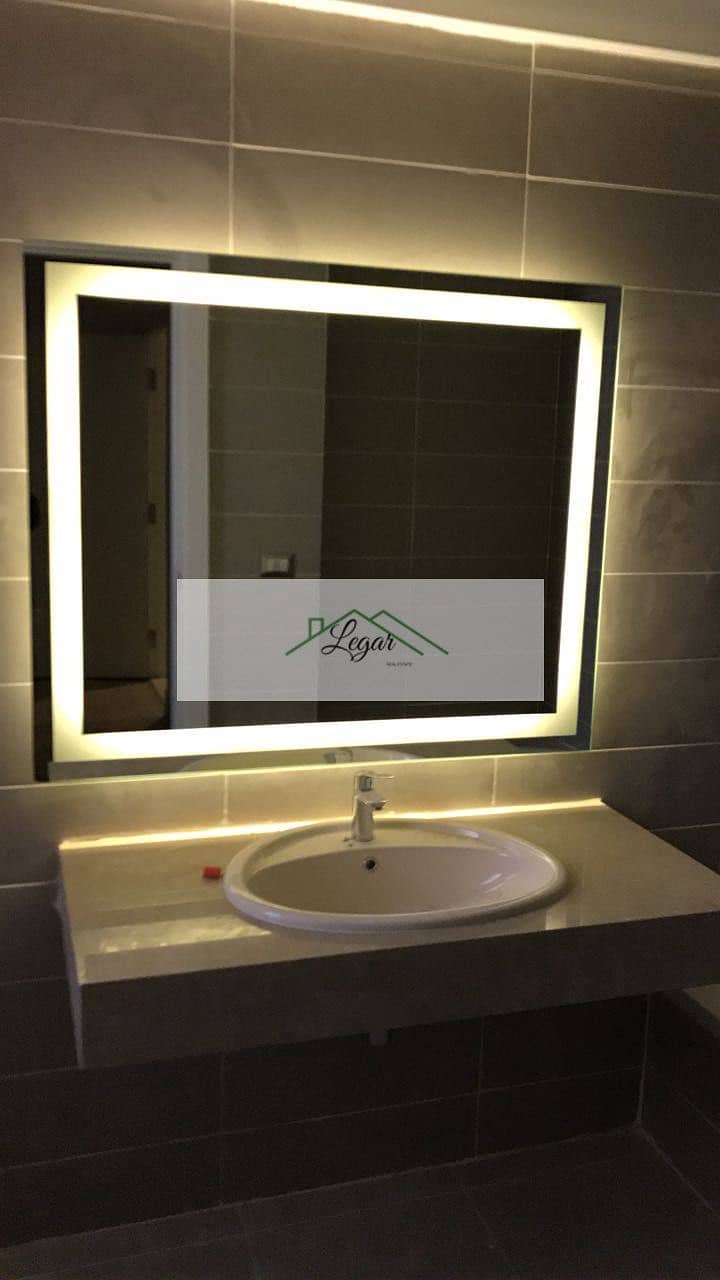 9 84a679b2-53c6-49c5-9851-178ddf87aef0. jpg