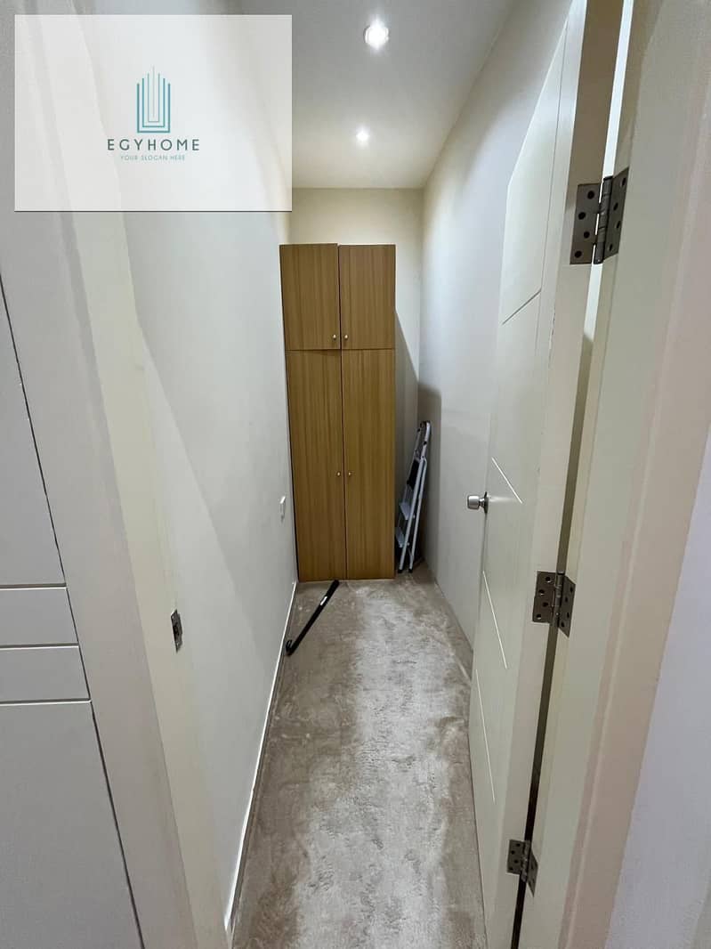 4 0d6dffad-b017-448e-a011-d16b0a1c5ad6. jpg