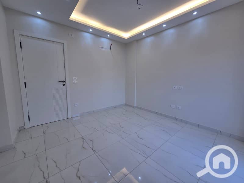 5 WhatsApp Image 2025-12-30 at 18.06. 52 (1). jpeg