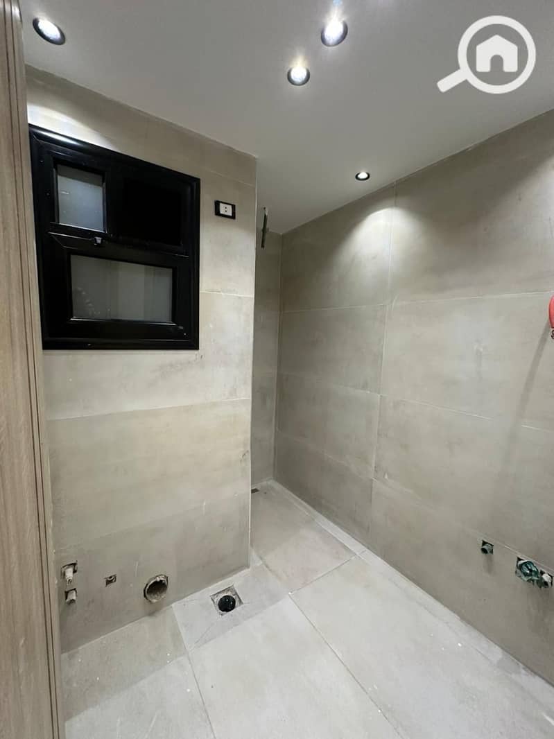 3 9ebfb3b0-9e4f-4cb9-b1fd-468a38e6735d. jpg