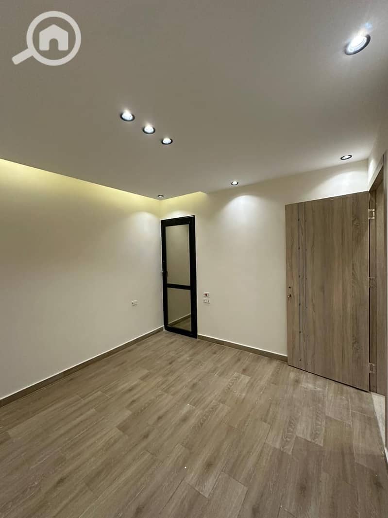 5 284bbbfb-c373-4817-abc8-2ca9ba322990. jpg