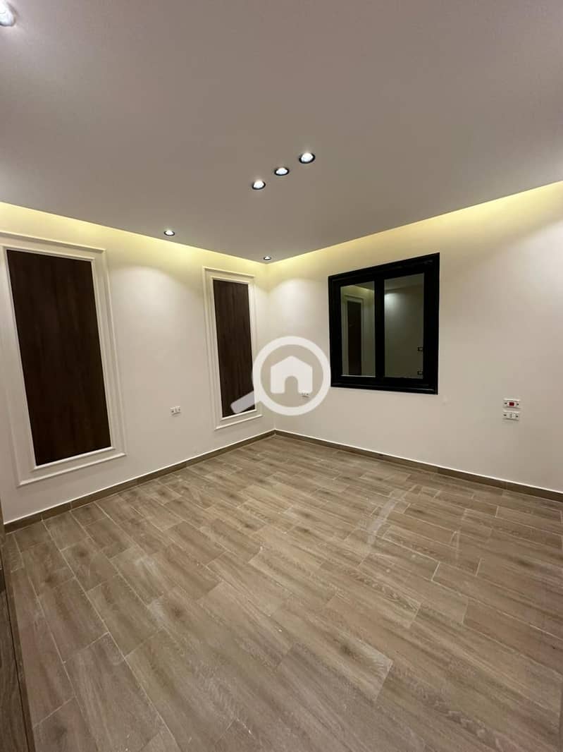 12 c6cd4256-a926-4920-9a8f-1e22461951af. jpg