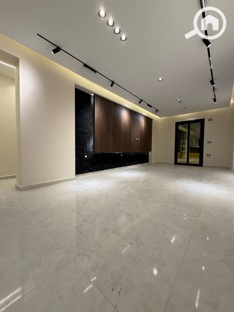 7 9bf0eb55-8926-430d-a2ab-7883b3bf230e. jpg