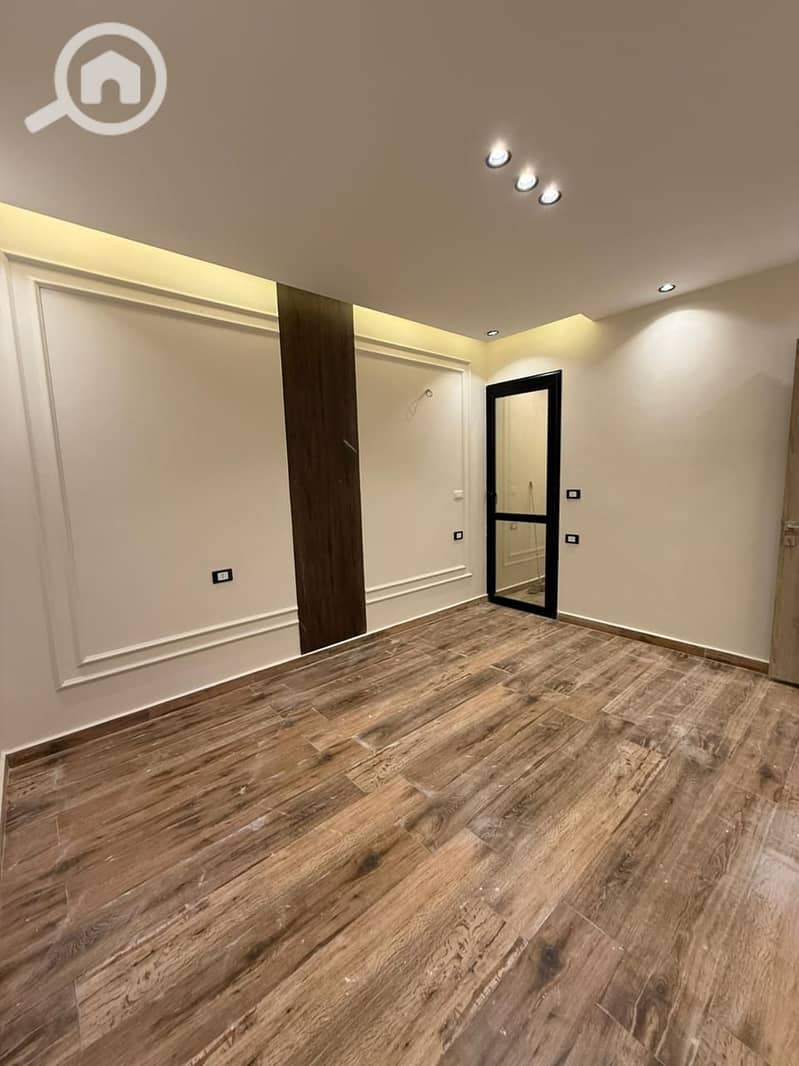 8 28d6d3f7-a352-42a4-9771-57a92c427a39. jpg