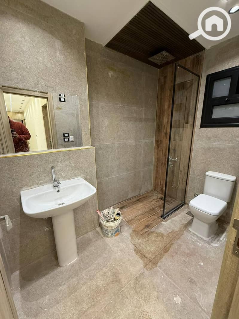 12 96ba3ccd-8270-4e90-a1e7-655dcae77f69. jpg