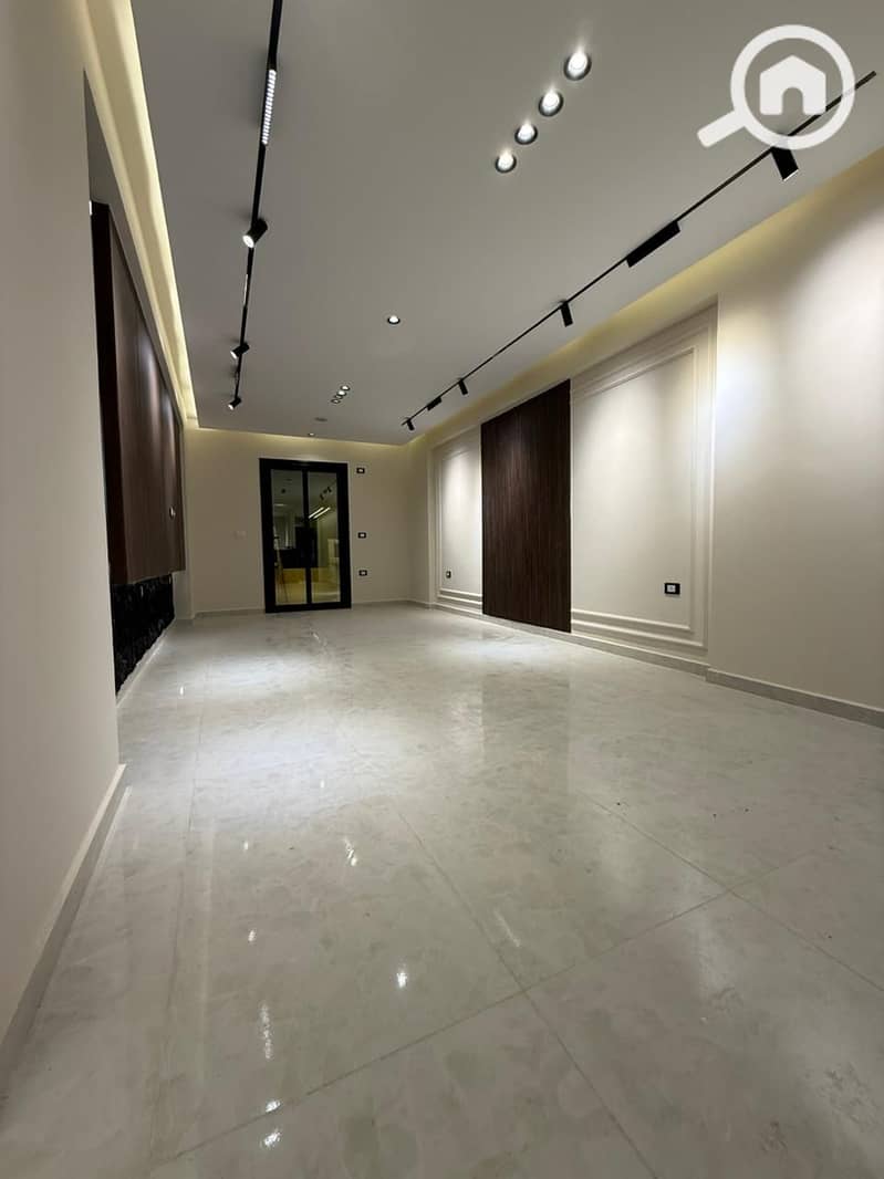 17 b92a4caf-7e7c-45b3-ad9d-660f614b69ee. jpg