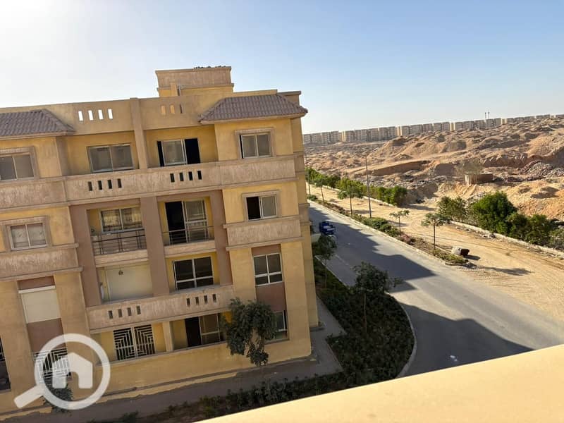 12 c0423f64-c403-4b9f-8743-c392882a562a. jpg