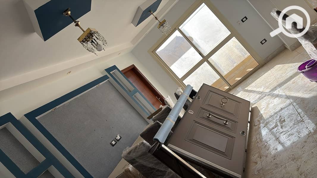 15 f110812c-47dc-46cd-b45e-e72d7adf7b14. jpg