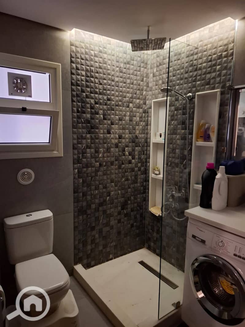 4 0b89d82d-295a-42a0-b74b-d9d762fccc5f. jpg