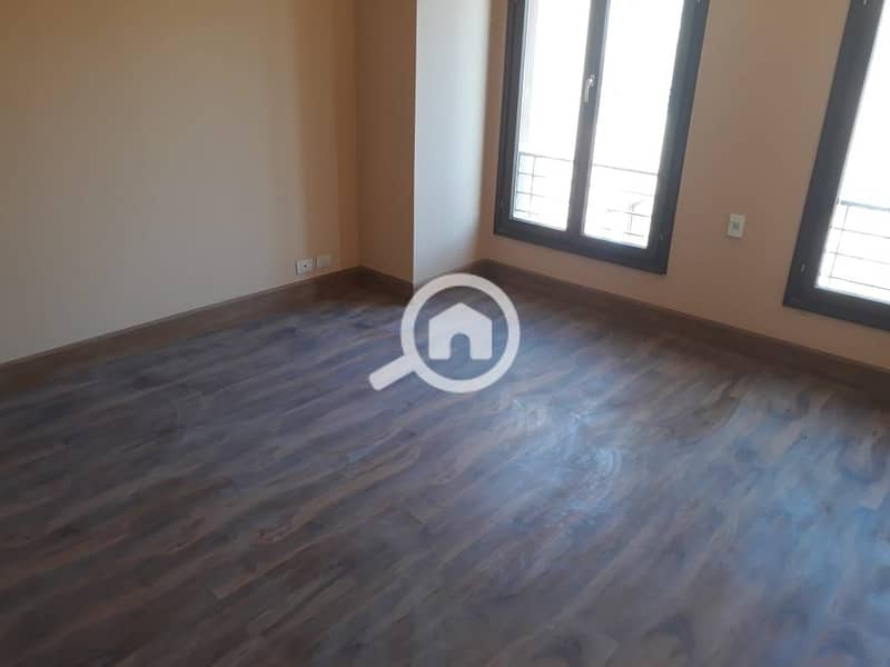 3 WhatsApp Image 2025-12-28 at 22.56. 47 (1). jpeg