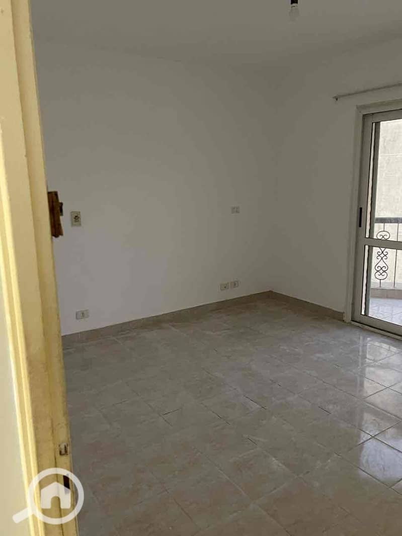 8 4f092ec0-0ec8-4d0b-835d-f8085584372e. jpg