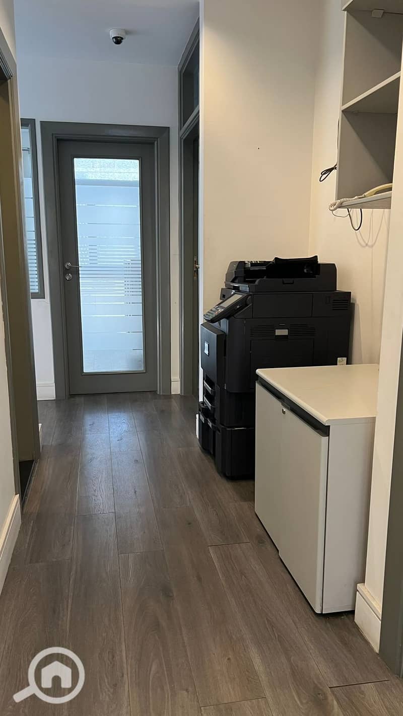 5 baba6165-7653-4606-8d96-b65b4a87ca7b. jpg