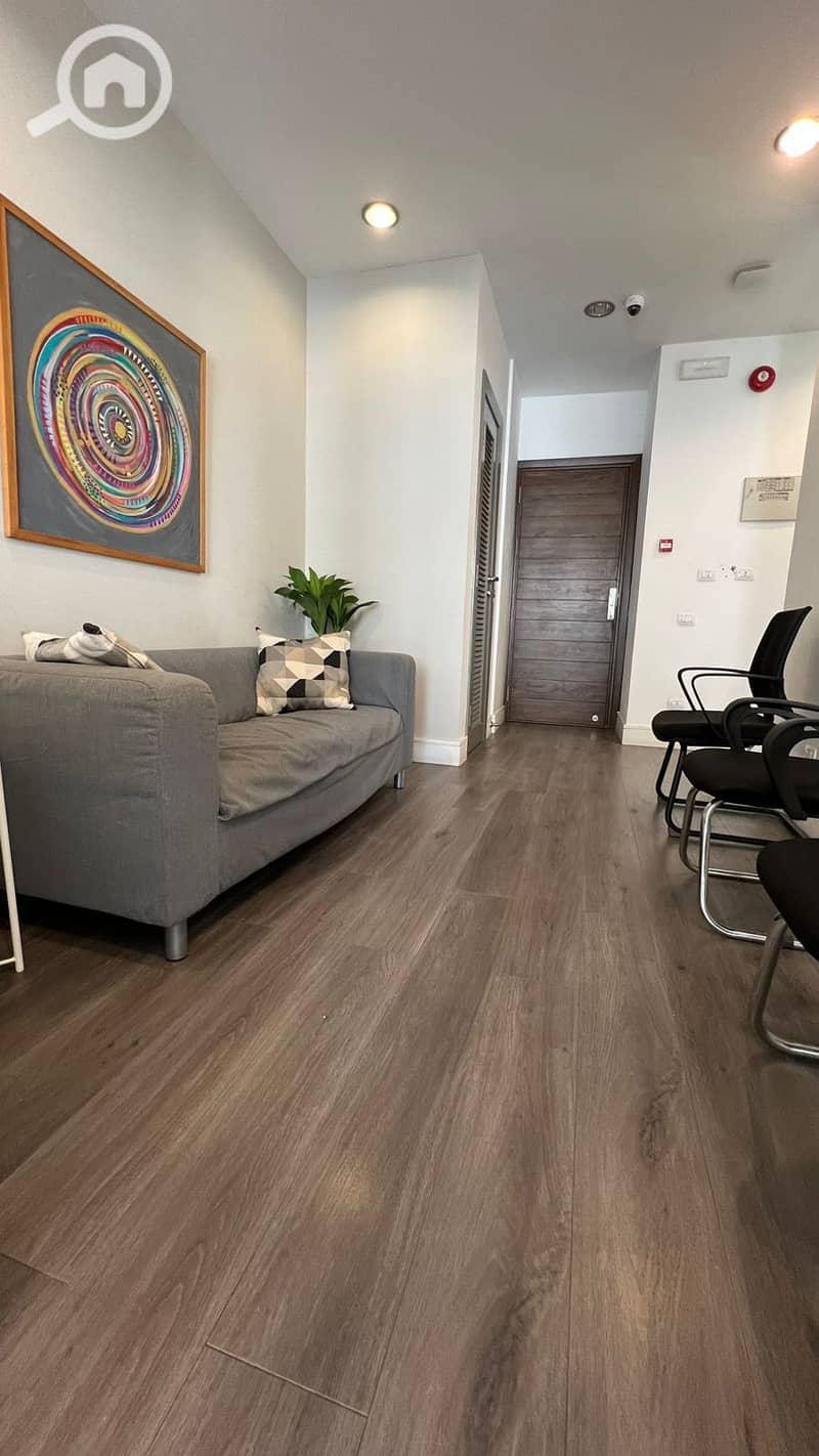 9 e05191a4-05a4-4b7a-9246-0bc3f6cd8278. jpg