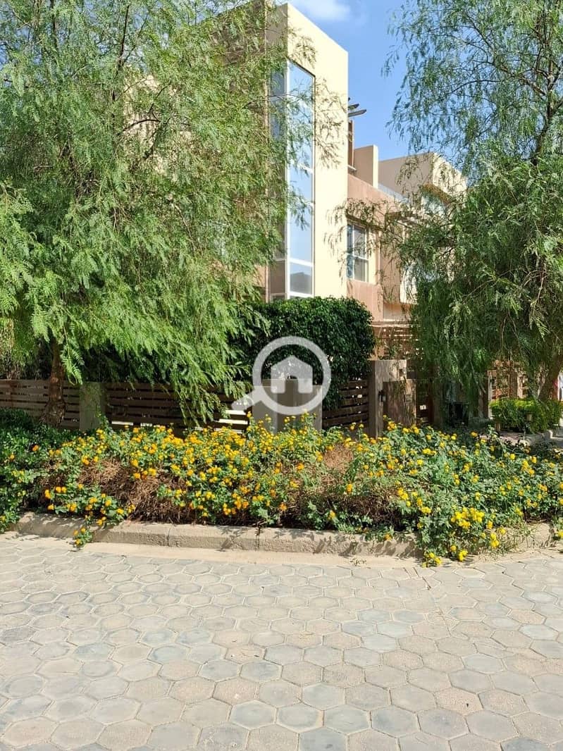 5 WhatsApp Image 2025-10-15 at 2.45. 11 PM (1). jpeg