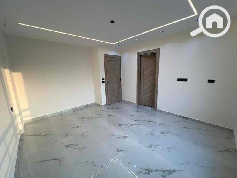 10 cf31b60a-d0fd-42f1-8965-3b75dd40ef12. jpg