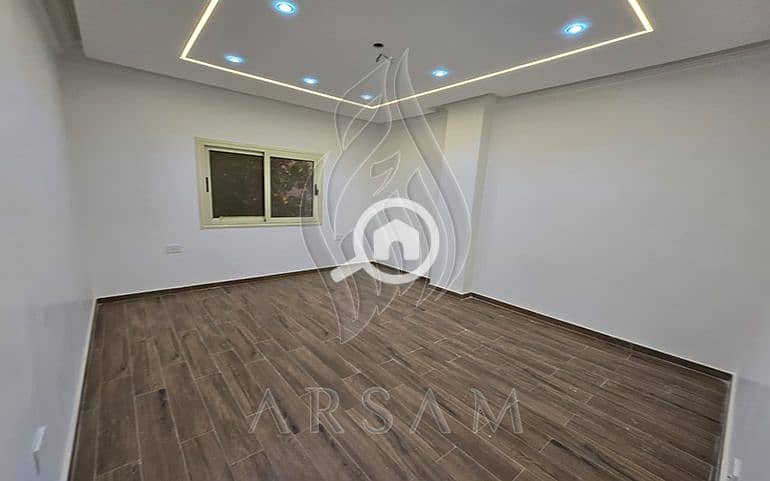 8 WhatsApp Image 2025-12-01 at 2.52. 23 PM (2). JPG