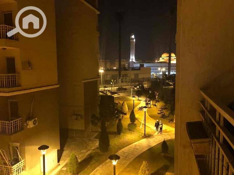 3 b72cb489-fab9-494f-9fca-efd97561bcf4. jpg