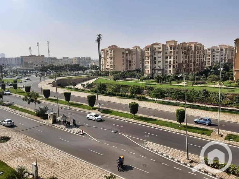 10 a8b6b330-4ef7-48b7-98ab-e45c882db2a9. jpg