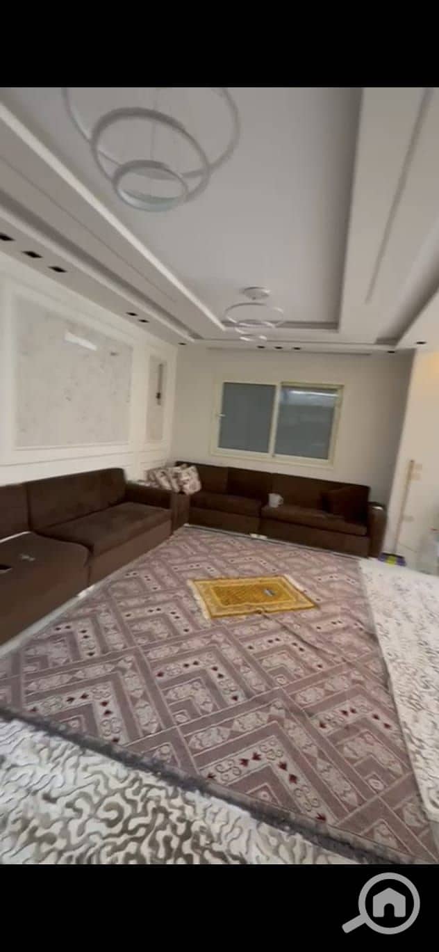 5 196d7811-e70d-4368-a9cf-f099b311ad86. jpeg