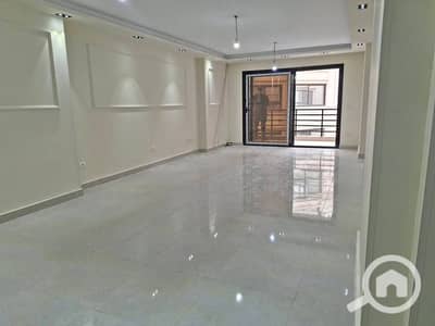 فلیٹ 3 غرف نوم للايجار في سموحة، الإسكندرية - 1. jpg