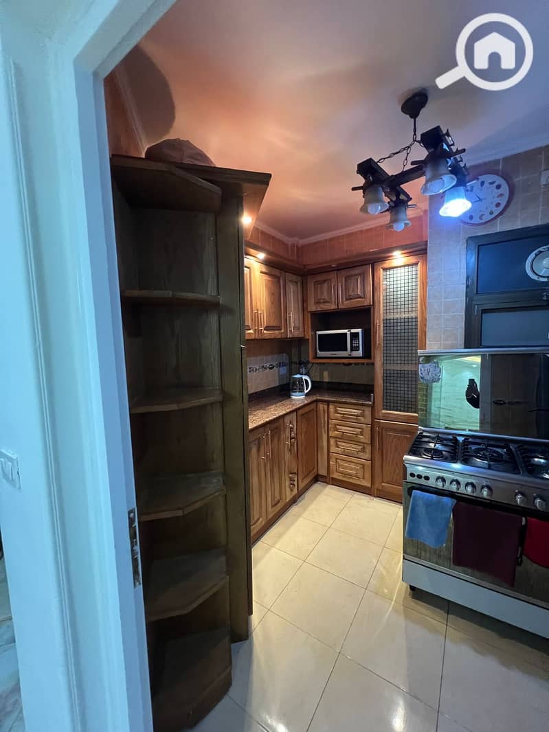 8 b969b2ad-baa4-42ff-9ad5-33d51f04731a. jpeg