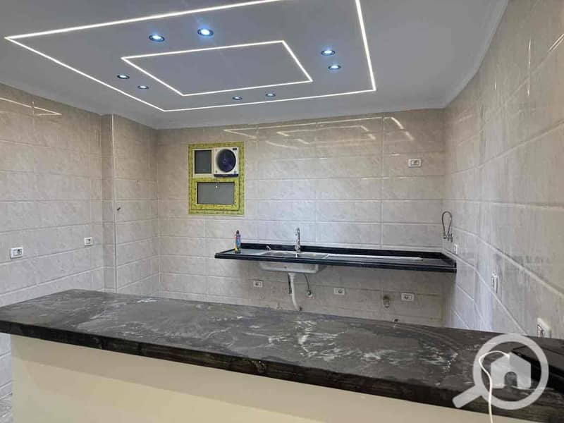 10 0c19e065-2f79-411e-b4ca-9b9536aed0f1. jpg