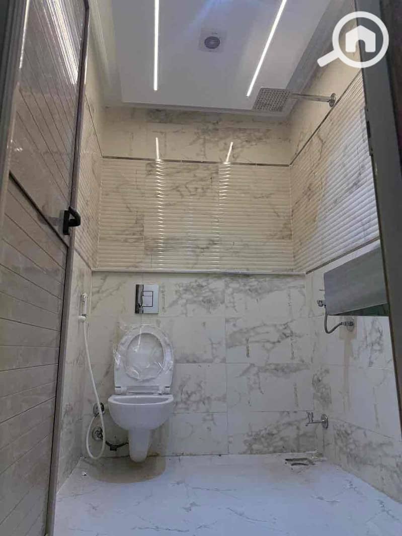 12 c29f630c-70cd-4fb8-a1a7-23dbfb8d5b37. jpg