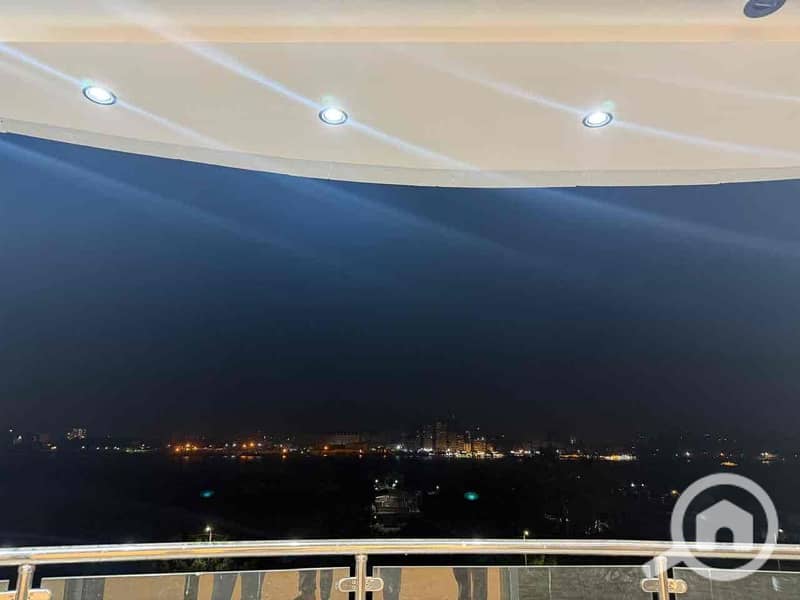 15 07a53c75-904c-444f-8d79-2bba62f96563. jpg