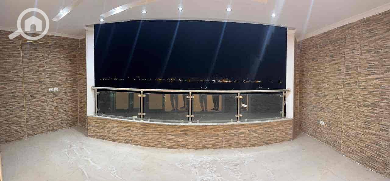 12 e227d73c-7143-4f25-9765-ecd915ac603b. jpg