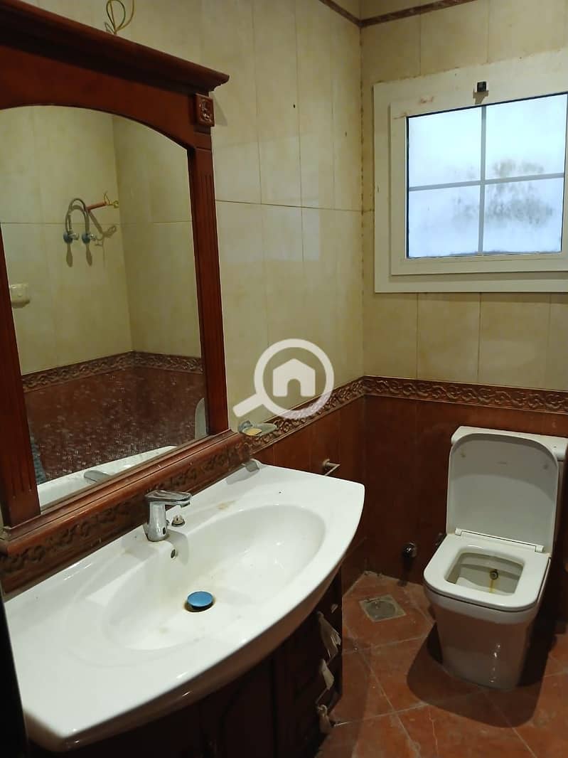 9 859fa50a-6480-404c-b4ed-d61af8c9a2ff. jpg