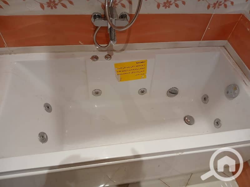 13 ae95a18f-7dac-43af-a38c-52d36e03c002. jpg