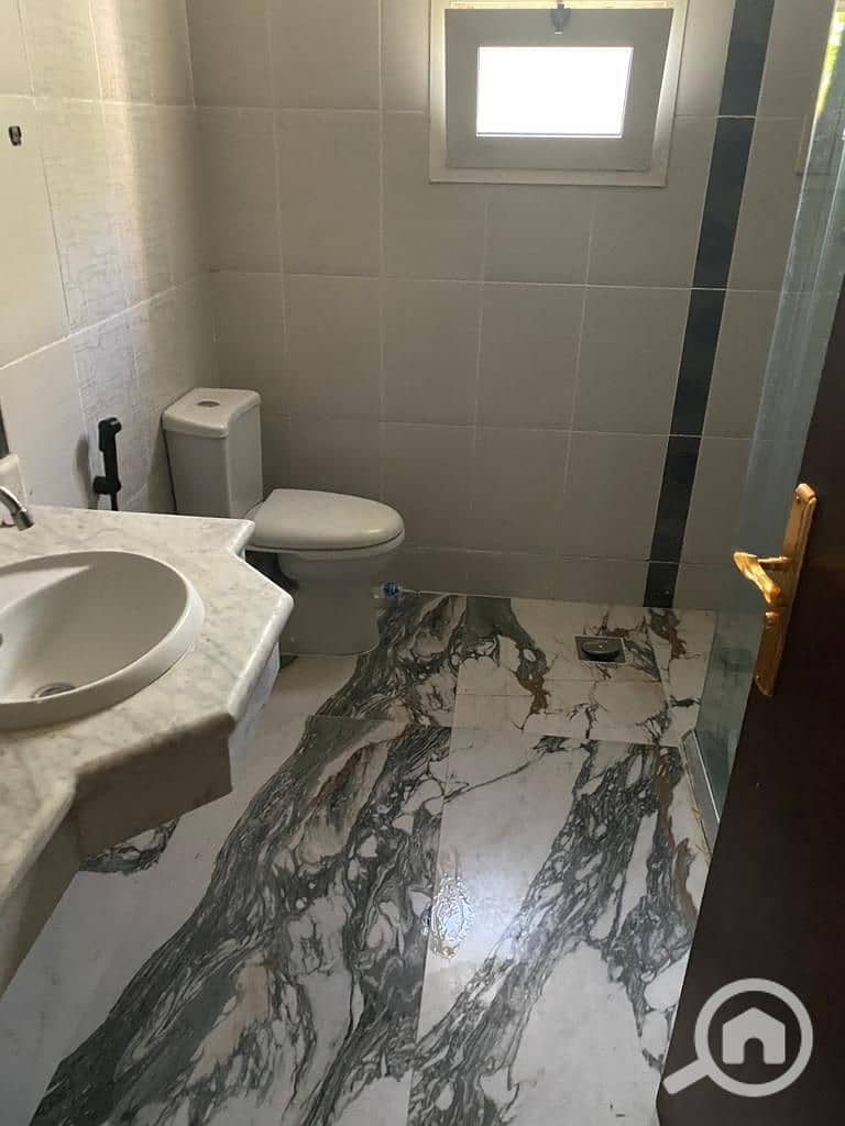 2 1ef74835-2b7e-4f25-9eee-11ac6ee0fb6d. jpg