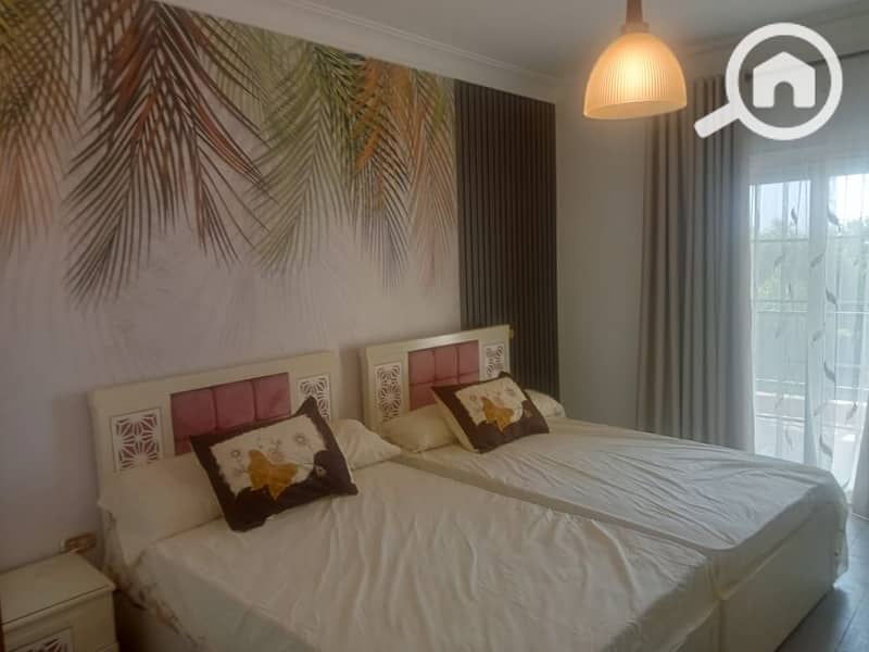 10 3021b47f-68d2-4c7c-acd1-5eea846aa4fa. jpg