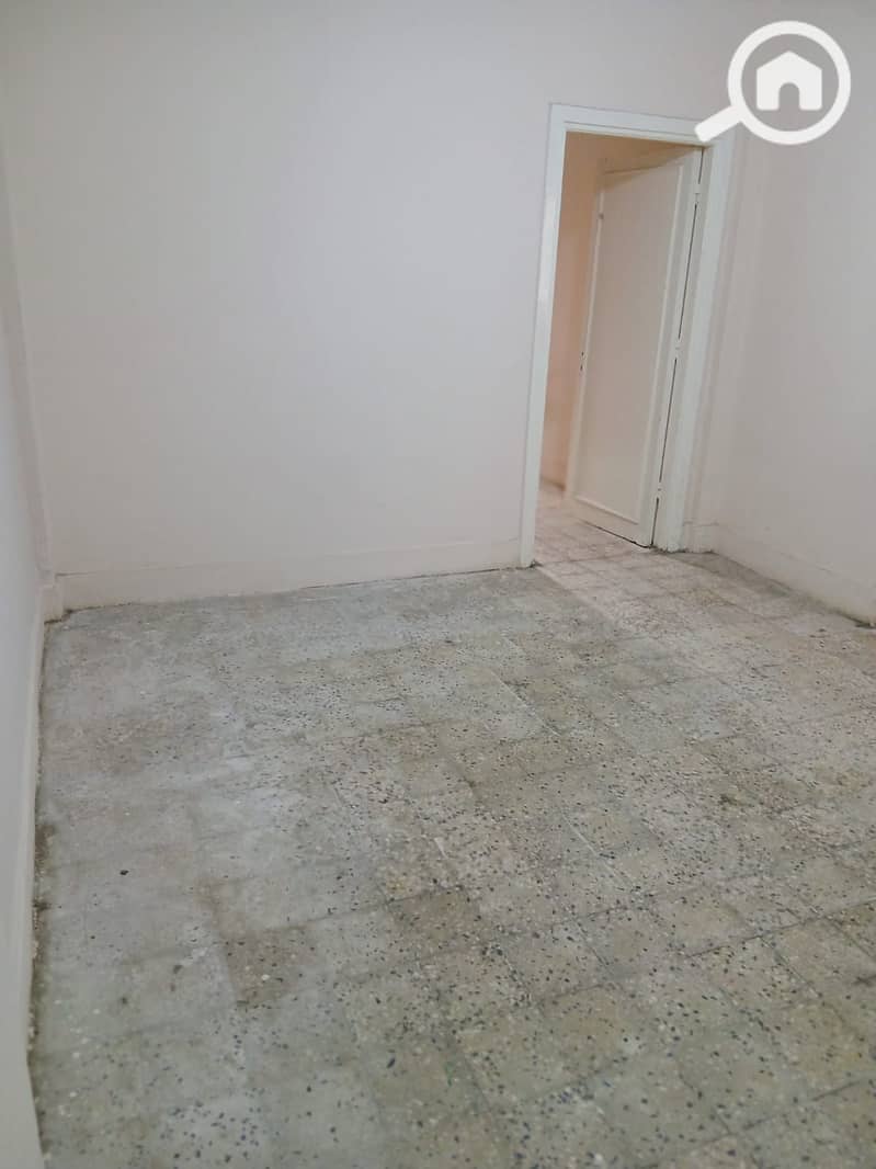 12 WhatsApp Image 2025-12-18 at 20.59. 12 (2). jpeg