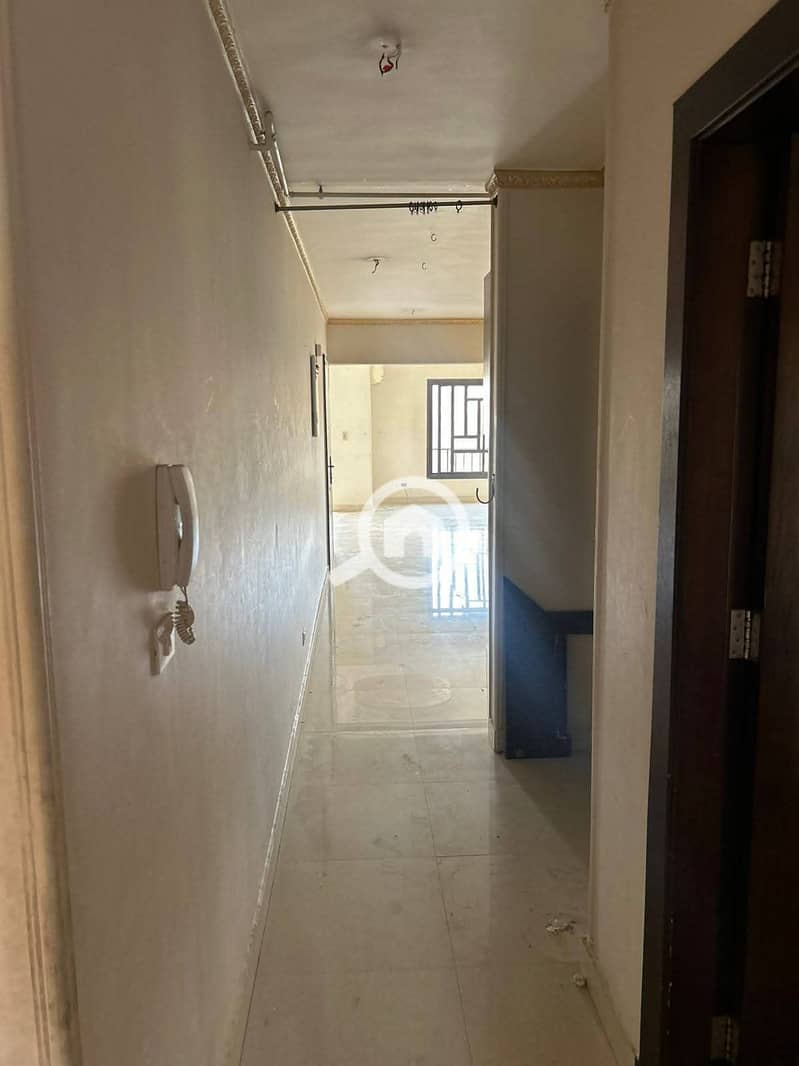 4 5f1b2f7a-b960-4c13-957a-275f5639fb09. jpg