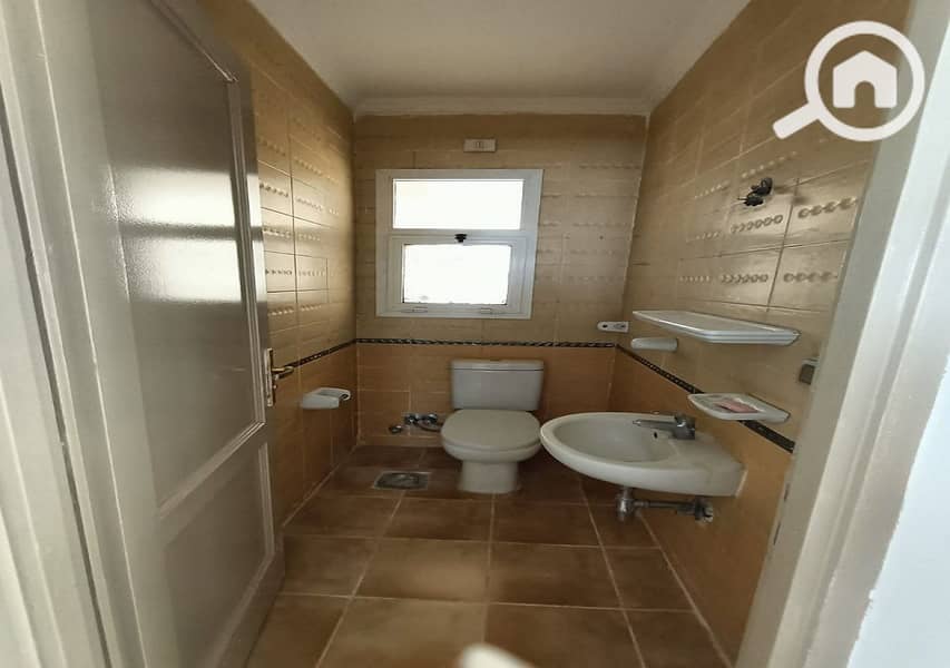 4 0c555ad2-acf1-413b-8d1d-dc8208daa2d7. jpeg