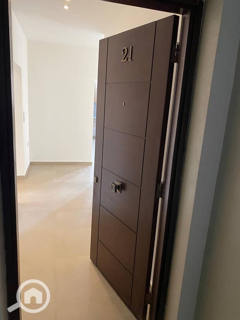 10 7d6edb76-2762-4efb-8263-935c0e8922b9. jpg