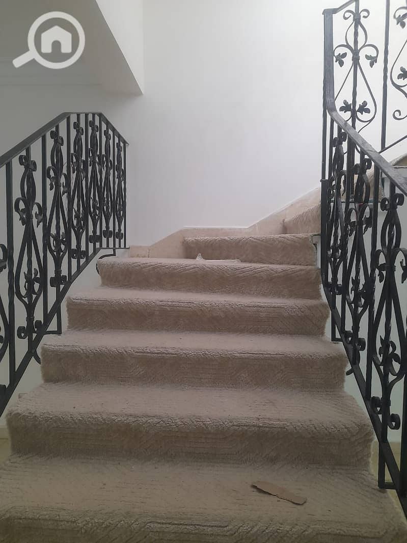 2 5e294dfa-09c9-4205-9d40-8a85c6e934ce. jpg