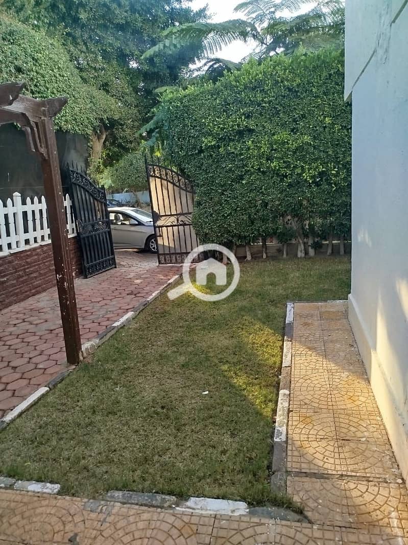 10 e1afa9f5-ac1c-420b-942c-9216e5b7db33. jpg