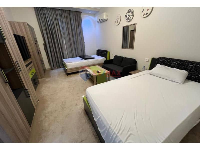 8 1644fe91-6bbc-44e5-9534-87049f08bc66. jpg