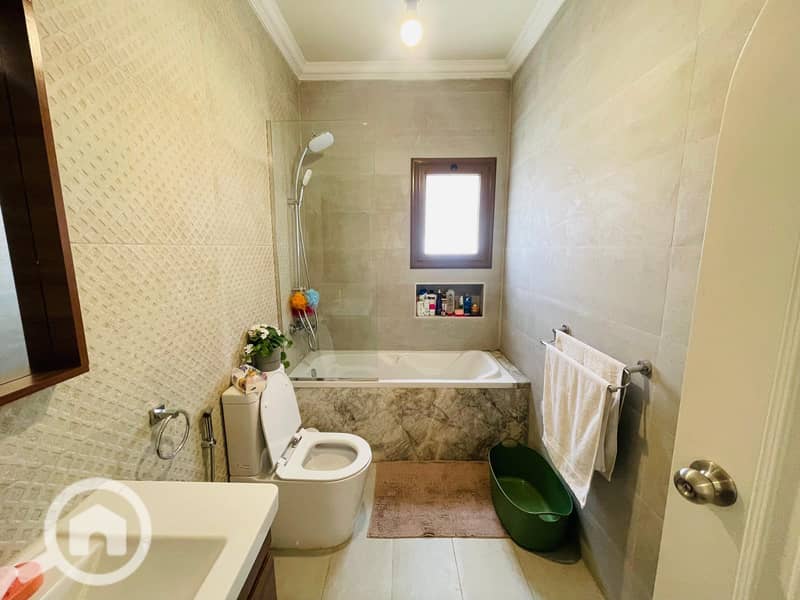 7 494265791_122263218416228254_319574056669412059_n. jpg