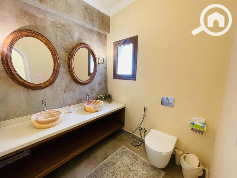 15 494810167_122263218152228254_294760862890787297_n. jpg