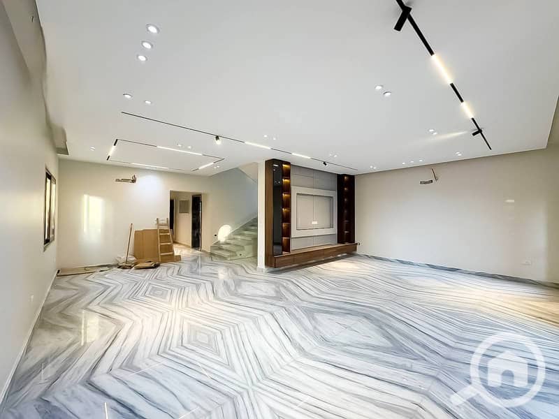 6 598425018_1426303942873355_163444292381406984_n. jpg