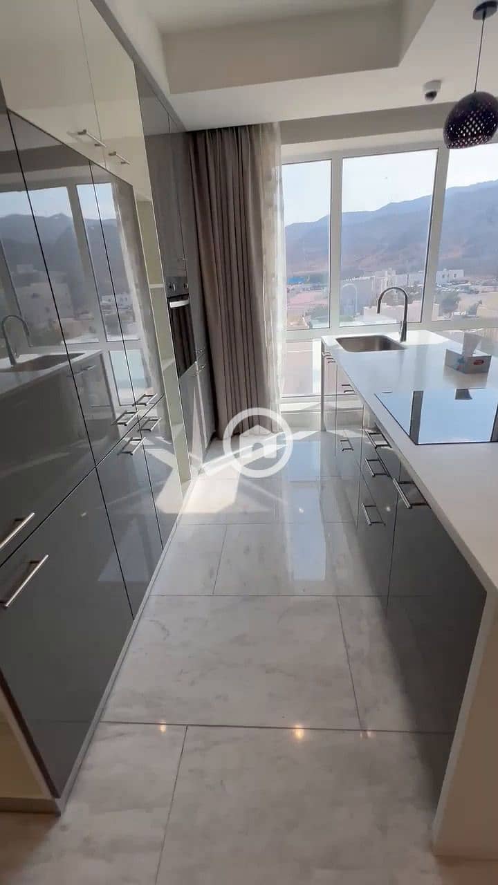 8 WhatsApp Video 2025-12-28 at 15.49. 31_040. jpg